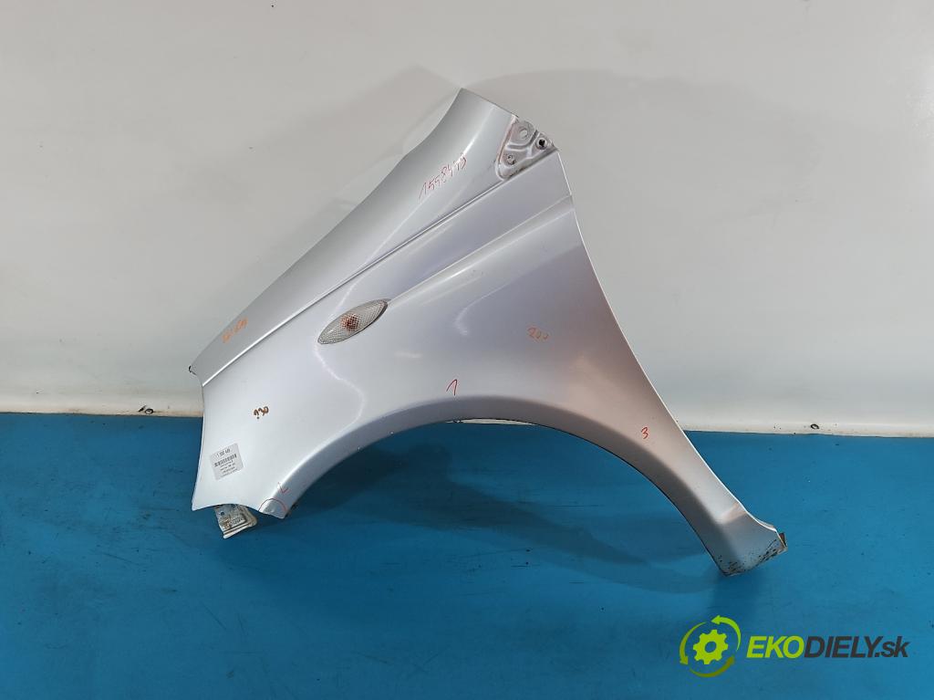 Toyota Yaris I 1999-2005 1.0 vvti 68 HP manual 50 kW 998 cm3 5- blatník predné ľavý  (Blatník predný ľavý)