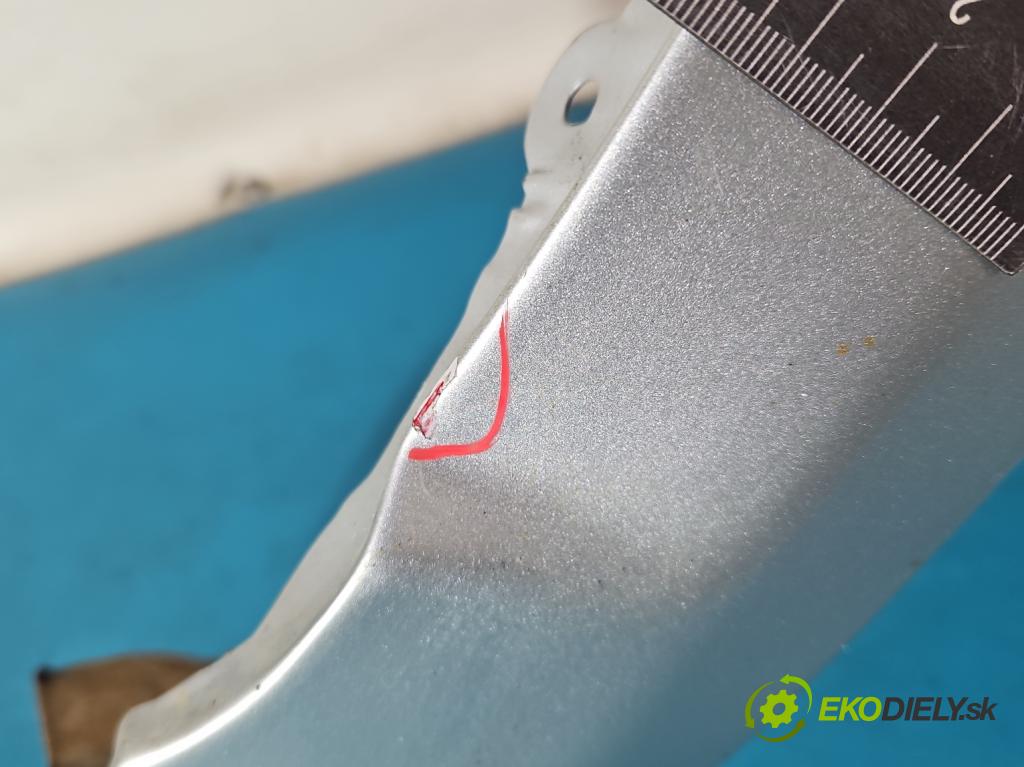 Toyota Yaris I 1999-2005 1.0 vvti 68 HP manual 50 kW 998 cm3 5- blatník predné pravý  (Kľučka dverí ostatné)