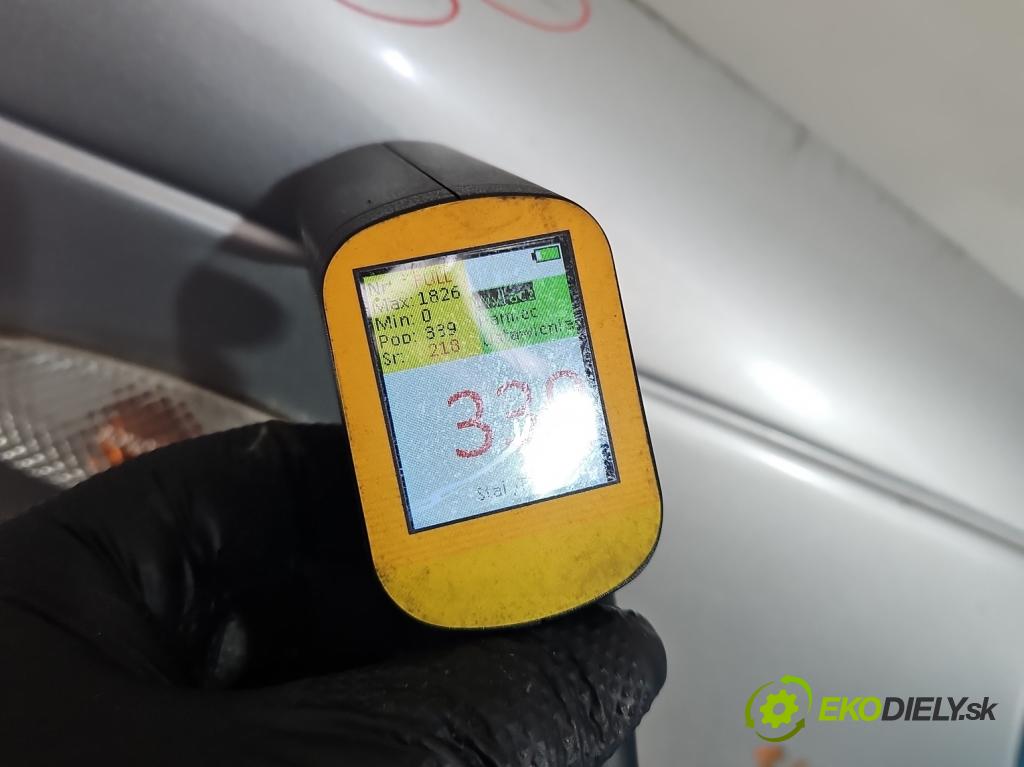 Toyota Yaris I 1999-2005 1.0 vvti 68 HP manual 50 kW 998 cm3 5- blatník predné pravý  (Kľučka dverí ostatné)