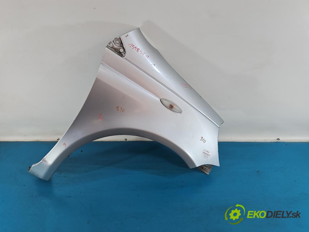 Toyota Yaris I 1999-2005 1.0 vvti 68 HP manual 50 kW 998 cm3 5- blatník predné pravý  (Kľučka dverí ostatné)