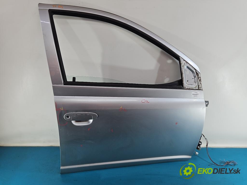 Toyota Yaris I 1999-2005 1.0 vvti 68 HP manual 50 kW 998 cm3 5- dvere predné pravé  (Kľučka dverí ostatné)