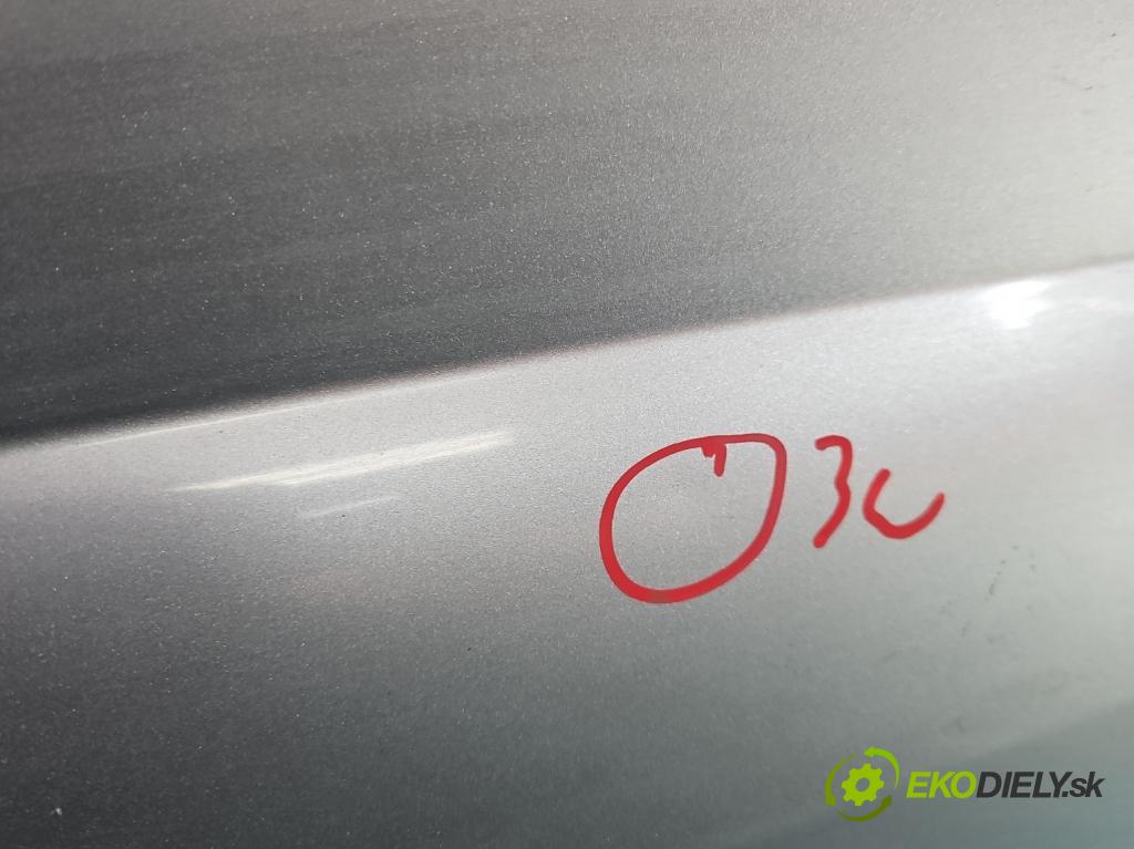 Toyota Yaris I 1999-2005 1.0 vvti 68 HP manual 50 kW 998 cm3 5- dvere predné pravé  (Kľučka dverí ostatné)