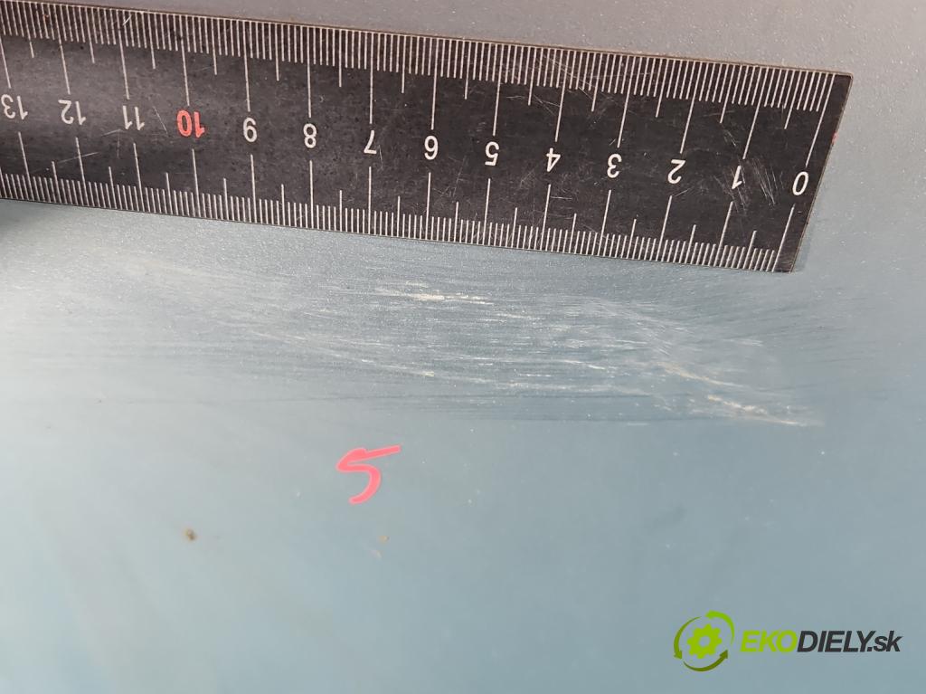 Toyota Yaris I 1999-2005 1.0 vvti 68 HP manual 50 kW 998 cm3 5- dvere predné pravé  (Kľučka dverí ostatné)