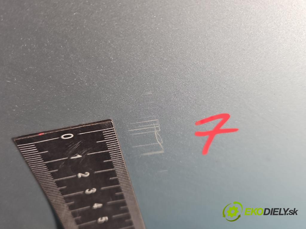 Toyota Yaris I 1999-2005 1.0 vvti 68 HP manual 50 kW 998 cm3 5- dvere predné pravé  (Kľučka dverí ostatné)