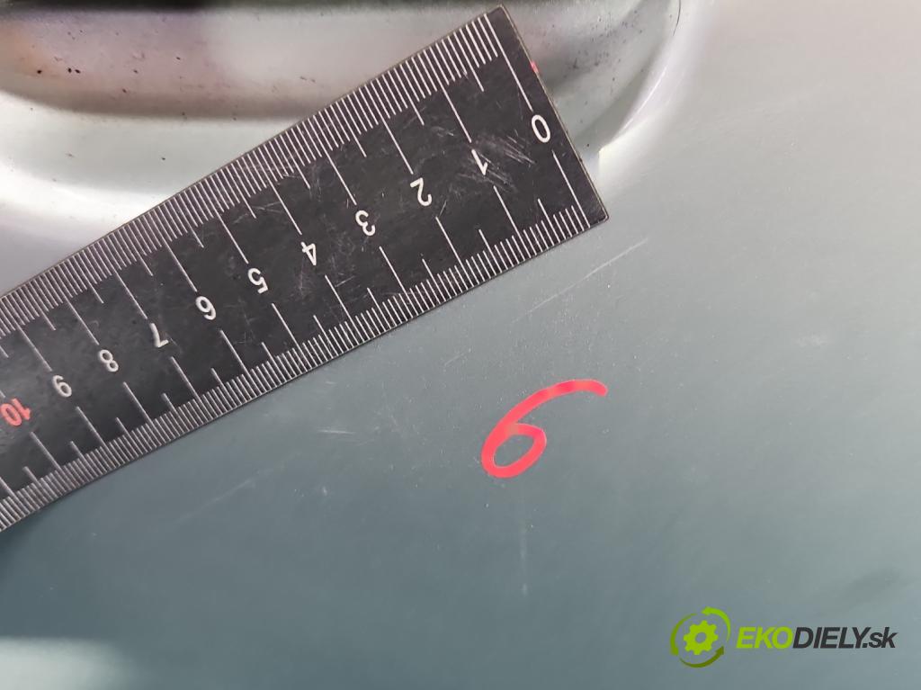 Toyota Yaris I 1999-2005 1.0 vvti 68 HP manual 50 kW 998 cm3 5- dvere predné pravé  (Kľučka dverí ostatné)