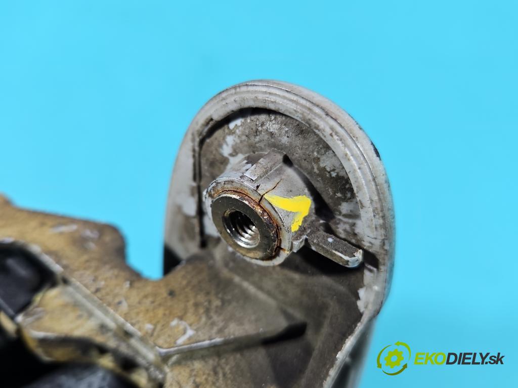 Toyota Yaris I 1999-2005 1.0 vvti 68 HP manual 50 kW 998 cm3 5- rukoväť predné ľavé mimo:  (Kľučka dverí vonkajšia predná ľavá)