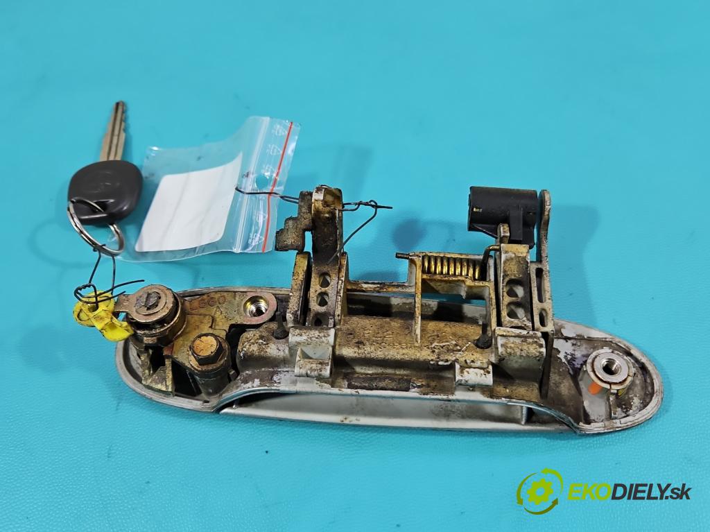 Toyota Yaris I 1999-2005 1.0 vvti 68 HP manual 50 kW 998 cm3 5- rukoväť predné ľavé mimo:  (Kľučka dverí vonkajšia predná ľavá)