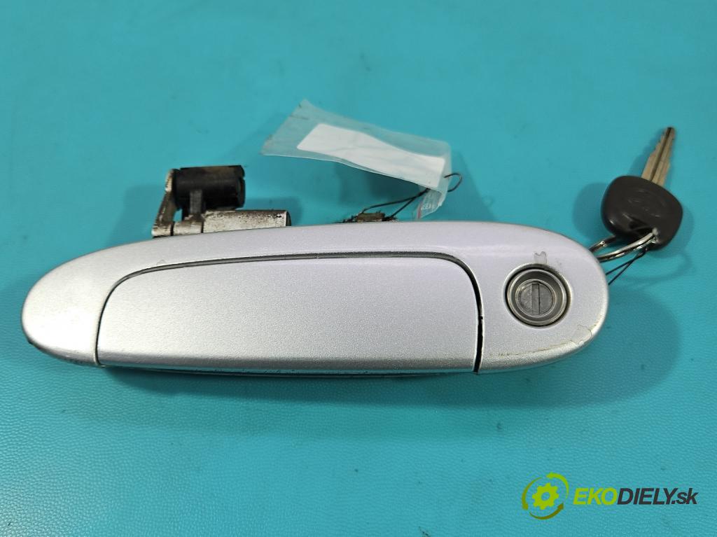 Toyota Yaris I 1999-2005 1.0 vvti 68 HP manual 50 kW 998 cm3 5- rukoväť predné ľavé mimo:  (Kľučka dverí vonkajšia predná ľavá)