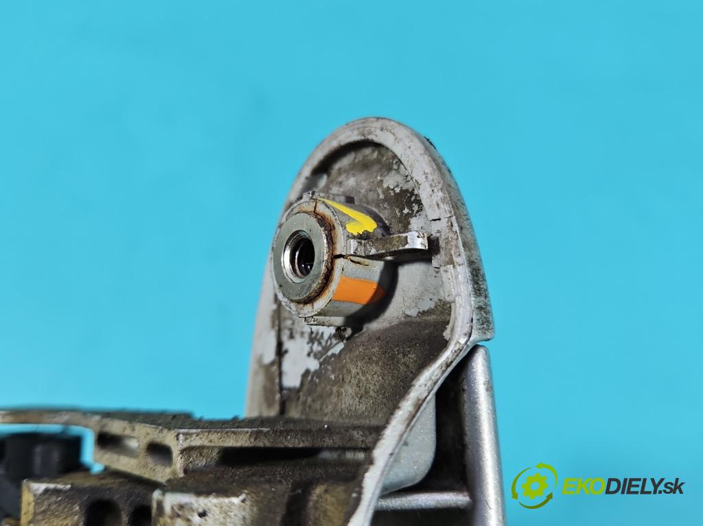 Toyota Yaris I 1999-2005 1.0 vvti 68 HP manual 50 kW 998 cm3 5- rukoväť predné ľavé mimo:  (Kľučka dverí vonkajšia predná ľavá)