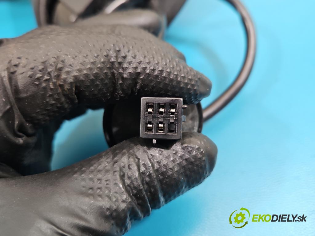 Opel Meriva B 2010-2017 1.4 16V 101 hp manual 74 kW 1398 cm3 5- zpětné zrcátko pravé  (Klika dveří ostatní)