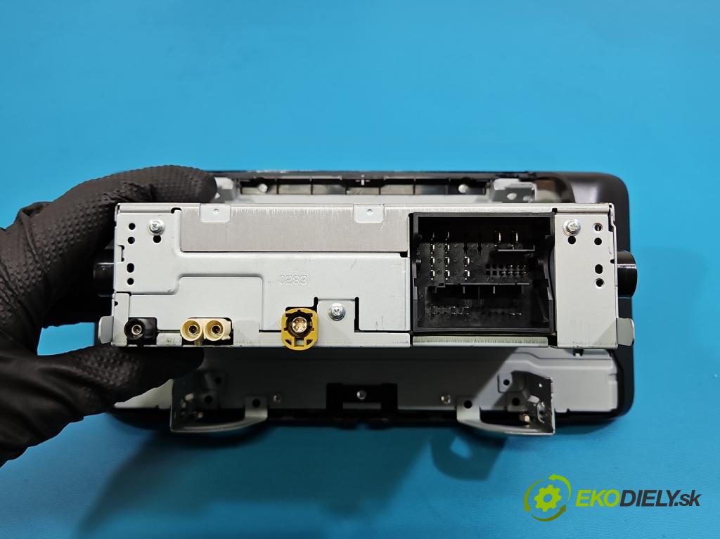 Skoda Scala 2019- 1.5 TSI 150 HP manual 110 kW 1498 cm3 5- Radio originál 654035869K