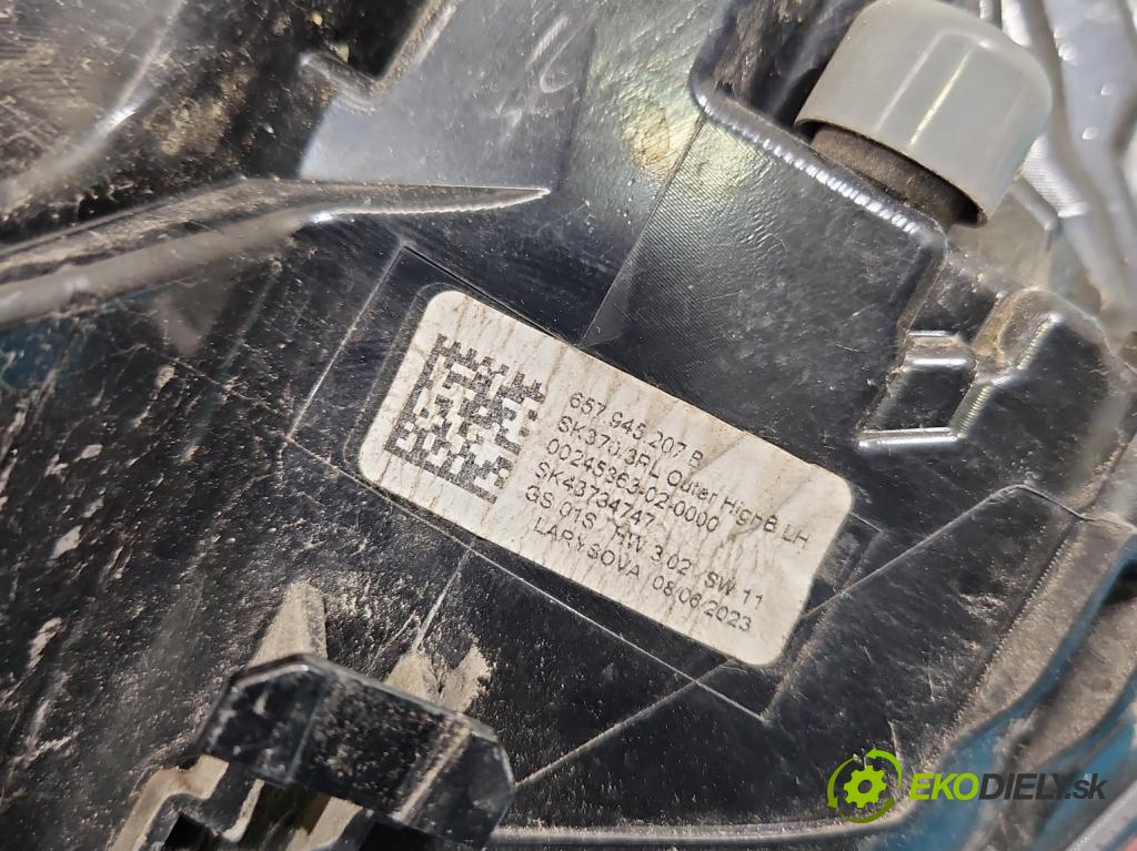 Skoda Scala 2019- 1.5 TSI 150 HP manual 110 kW 1498 cm3 5- svetlo / reflektor zadné ľavé 657945207B (Kľučka dverí ostatné)