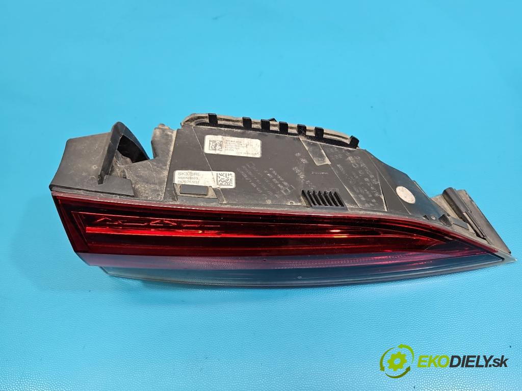 Skoda Scala 2019- 1.5 TSI 150 HP manual 110 kW 1498 cm3 5- svetlo / reflektor zadné ľavé 657945307A (Kľučka dverí ostatné)