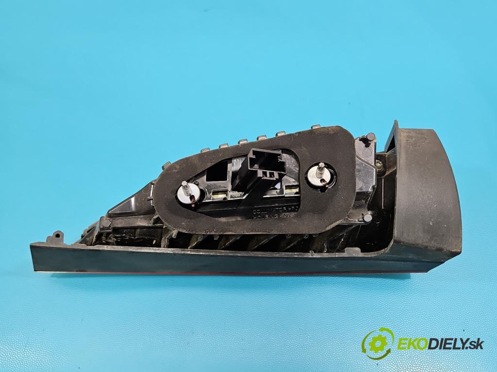 Skoda Scala 2019- 1.5 TSI 150 HP manual 110 kW 1498 cm3 5- svetlo / reflektor zadné ľavé 657945307A (Kľučka dverí ostatné)