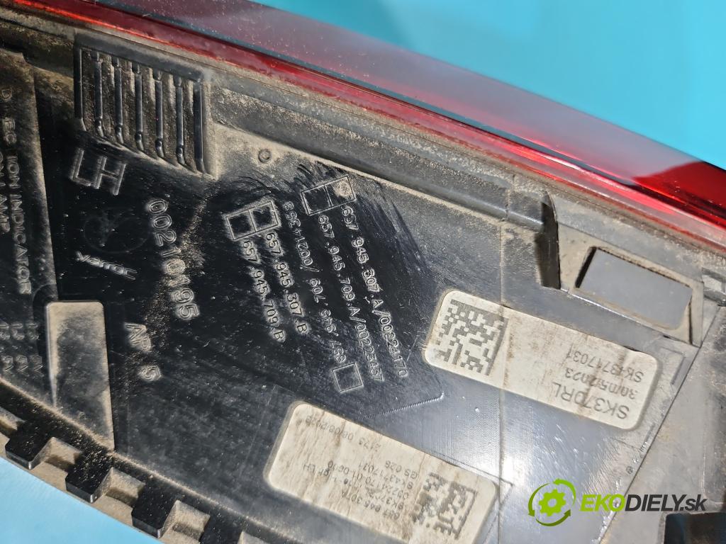 Skoda Scala 2019- 1.5 TSI 150 HP manual 110 kW 1498 cm3 5- svetlo / reflektor zadné ľavé 657945307A (Kľučka dverí ostatné)