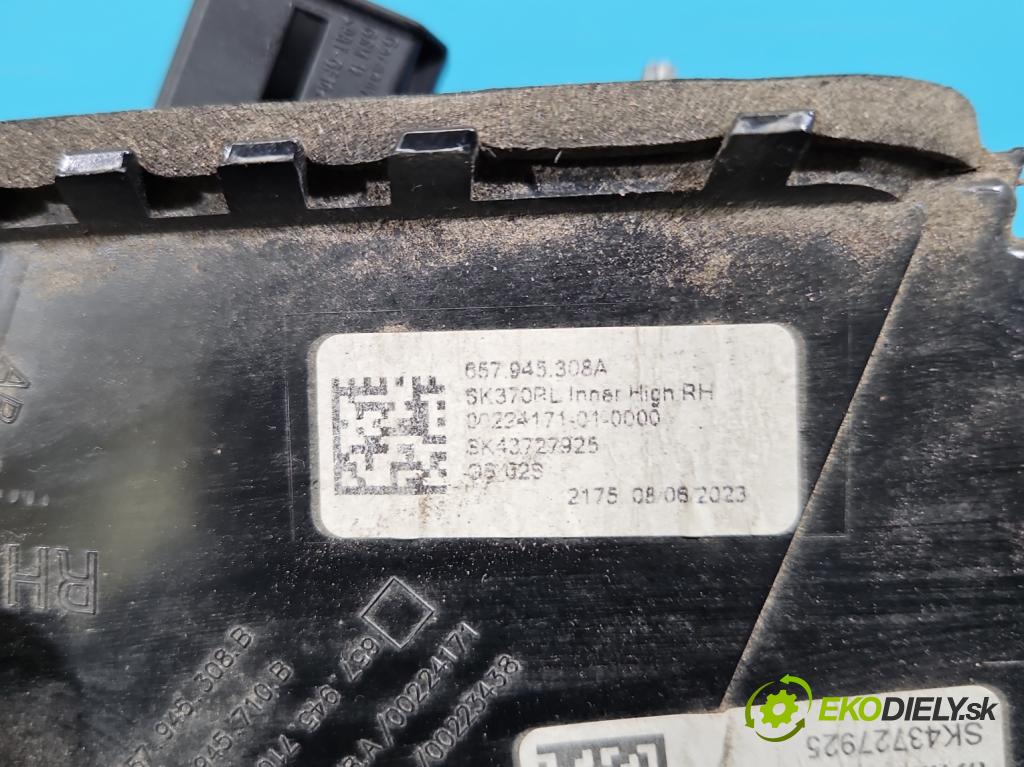 Skoda Scala 2019- 1.5 TSI 150 HP manual 110 kW 1498 cm3 5- svetlo / reflektor zadné pravé 657945308A (Kľučka dverí ostatné)