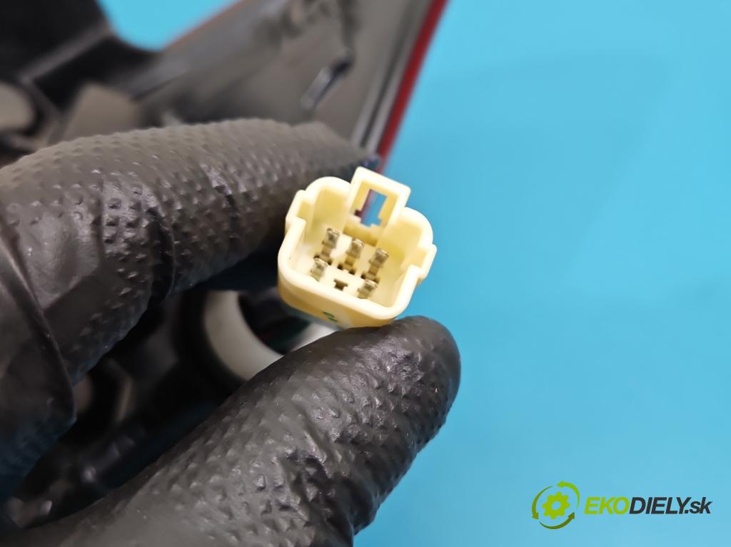 Suzuki SX4 S-Cross 2013-2021 1.4 T 129 HP manual 95 kW 1373 cm3 5- svetlo / reflektor zadné ľavé 220-18733 (Kľučka dverí ostatné)