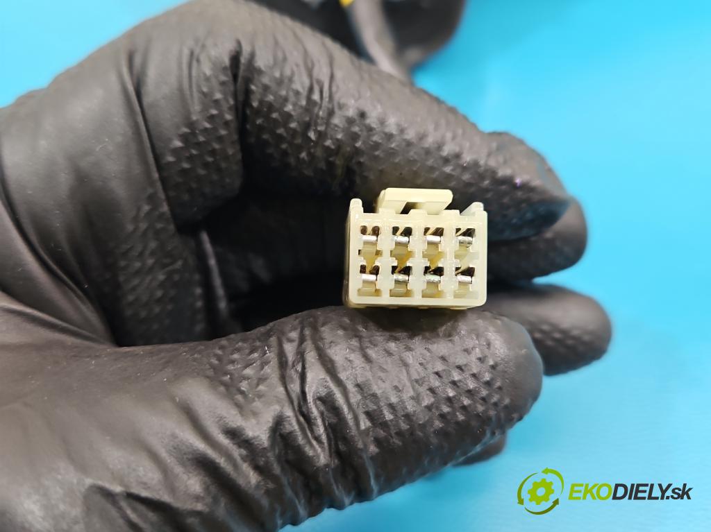 Suzuki SX4 S-Cross 2013-2021 1.4 T 129 HP manual 95 kW 1373 cm3 5- zrkadlo ľavé  (Kľučka dverí ostatné)