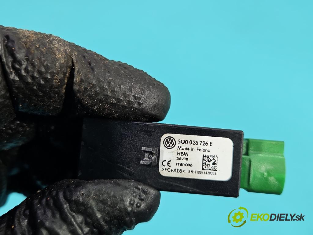 Skoda Octavia III 2013- 2.0 TSI 190 hp automatic 140 kW 1984 cm3 5- zásuvka USB 5Q0035726E