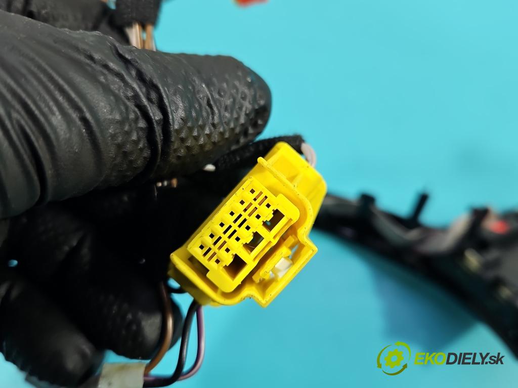 Skoda Octavia III 2013- 2.0 TSI 190 HP automatic 140 kW 1984 cm3 5- prepínač multifunkční: řízení: 3V0919719H (Prepínacie páčky pod volantom)