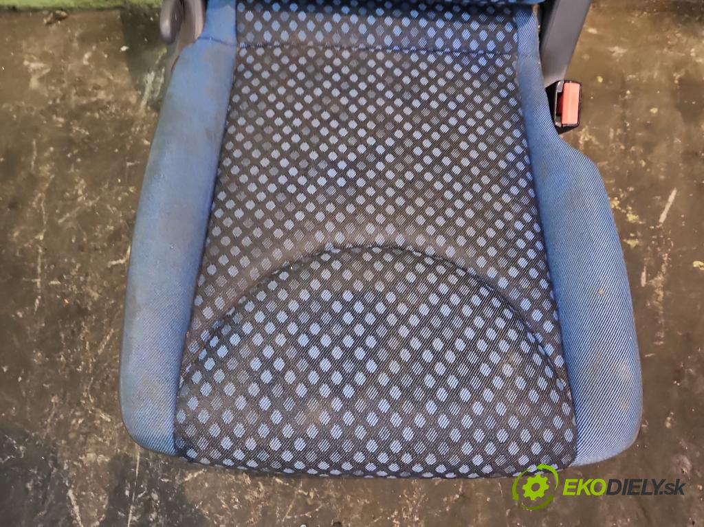 Fiat Scudo II 2006-2016 2.0 jtd 120 HP manual 88 kW 1997 cm3 5- Sedačka zadné pravý II