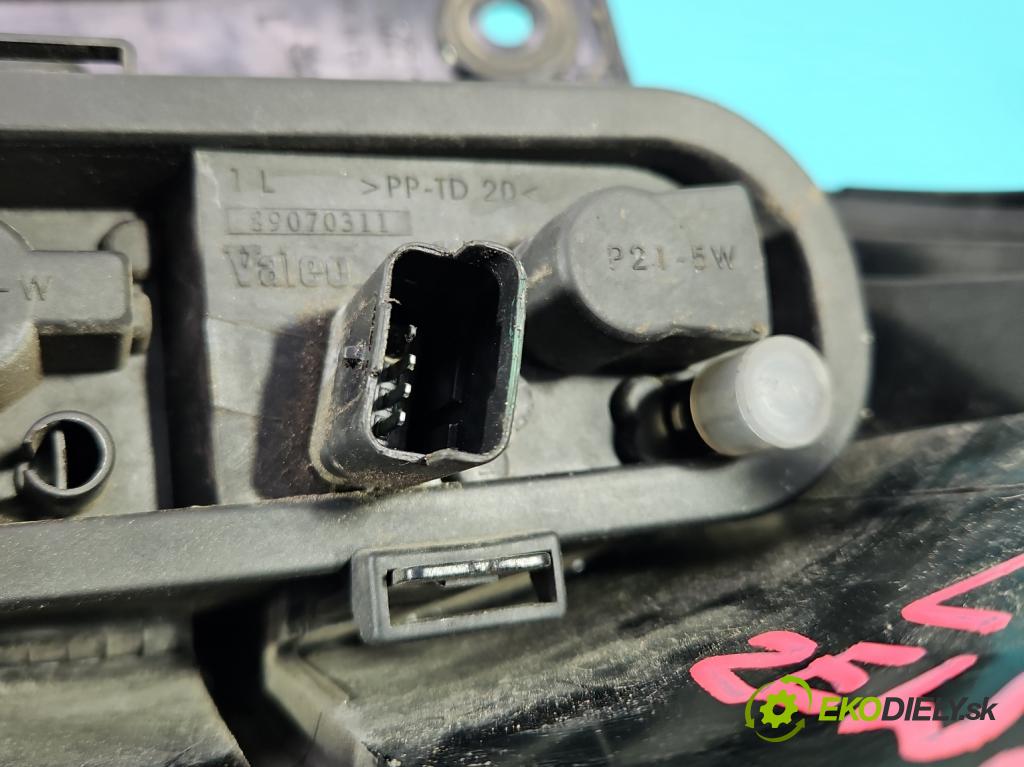 Nissan Qashqai I J10 2006-2013 1.6 16V 114 HP manual 84 kW 1598 cm3 5- svetlo / reflektor zadné ľavé 89071081 (Kľučka dverí ostatné)