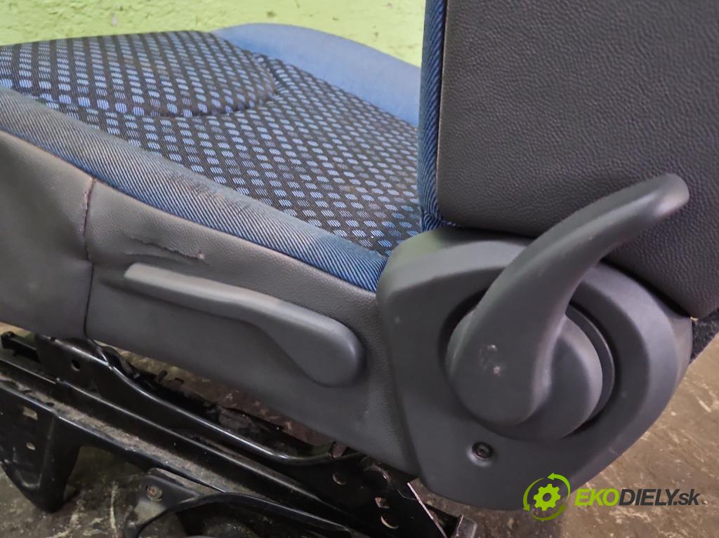 Fiat Scudo II 2006-2016 2.0 jtd 120 hp manual 88 kW 1997 cm3 5- Sedadlo levý  (Sedadlo)