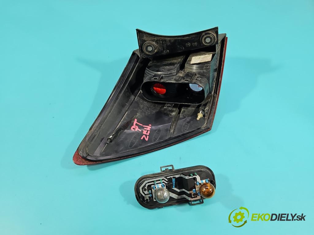 Nissan Qashqai I J10 2006-2013 1.6 16V 114 hp manual 84 kW 1598 cm3 5- světlo zadní pravé  (Klika dveří ostatní)