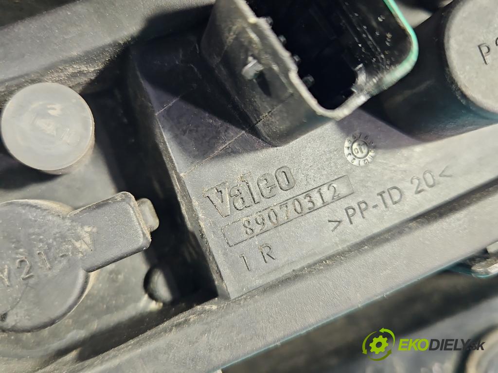 Nissan Qashqai I J10 2006-2013 1.6 16V 114 hp manual 84 kW 1598 cm3 5- světlo zadní pravé  (Klika dveří ostatní)