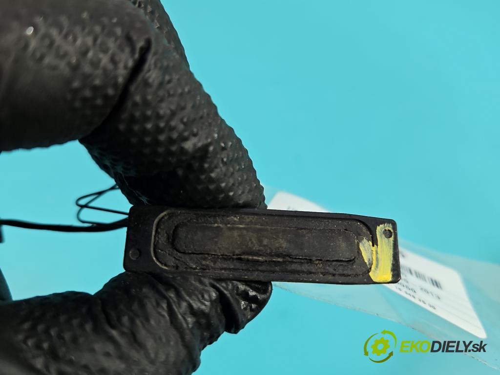 Nissan Qashqai I J10 2006-2013 1.6 16V 114 HP manual 84 kW 1598 cm3 5- rukoväť kufrové dvere zadné