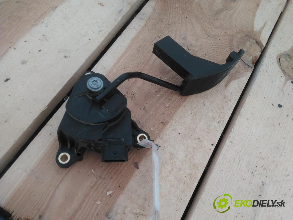 Nissan Qashqai I J10 2006-2013 1.6 16V 114 hp manual 84 kW 1598 cm3 5- pedal plyn: potenciometr: 