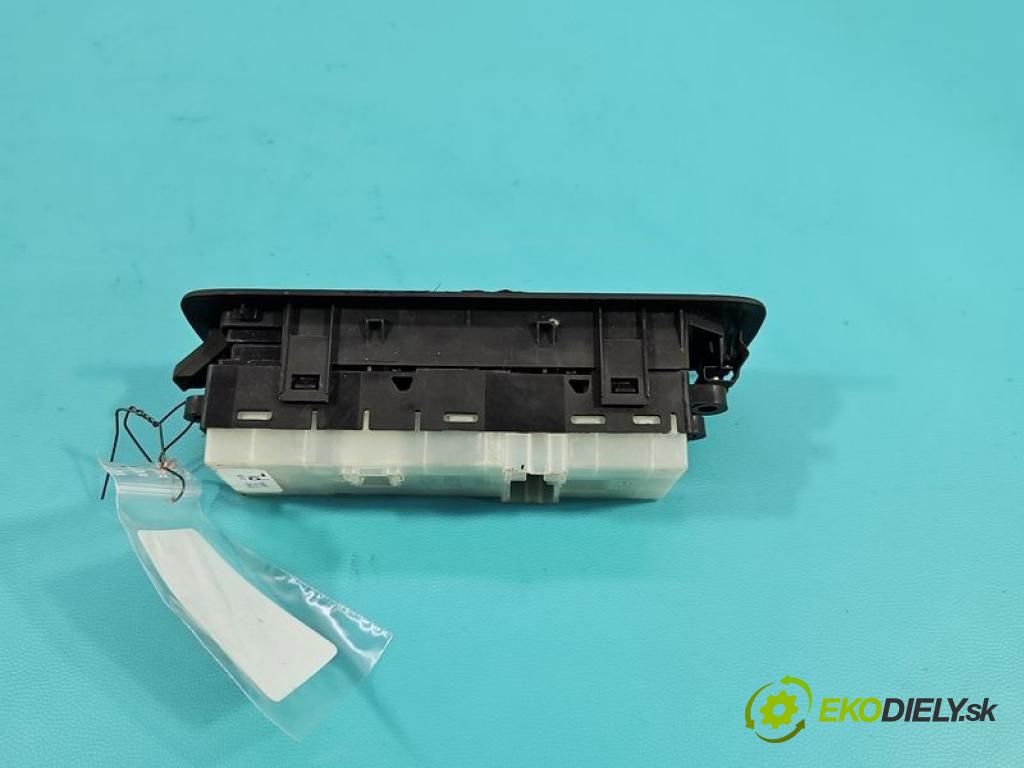 Nissan Qashqai I J10 2006-2013 1.6 16V 114 HP manual 84 kW 1598 cm3 5- prepínač okien spätných zrkadiel 25401JD00B