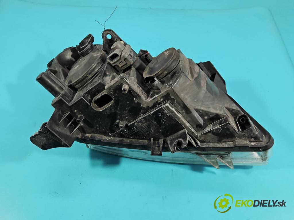 Nissan Qashqai I J10 2006-2013 1.6 16V 114 HP manual 84 kW 1598 cm3 5- Reflektor: ľavý 1EF238042-01 (Kľučka dverí ostatné)