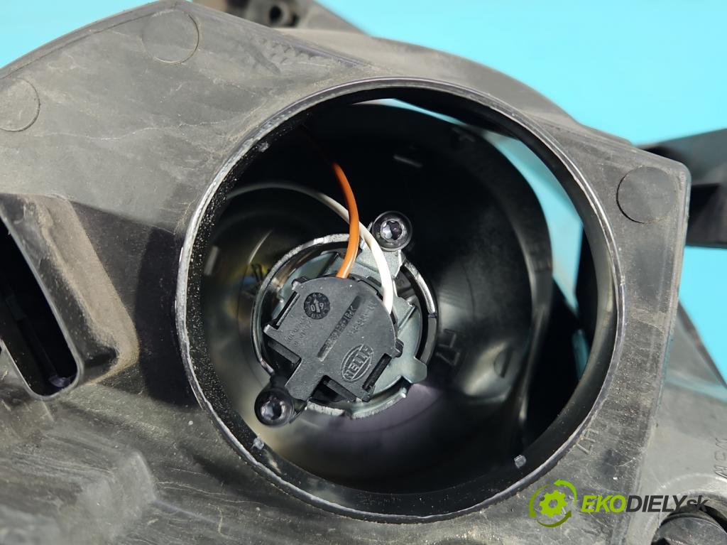 Nissan Qashqai I J10 2006-2013 1.6 16V 114 HP manual 84 kW 1598 cm3 5- Reflektor: pravý 26010JD90B (Svetlo predné pravé)