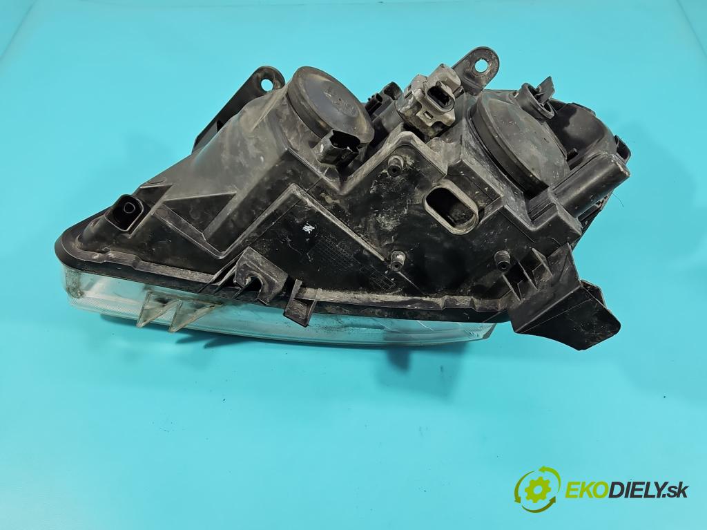 Nissan Qashqai I J10 2006-2013 1.6 16V 114 HP manual 84 kW 1598 cm3 5- Reflektor: pravý 26010JD90B (Svetlo predné pravé)