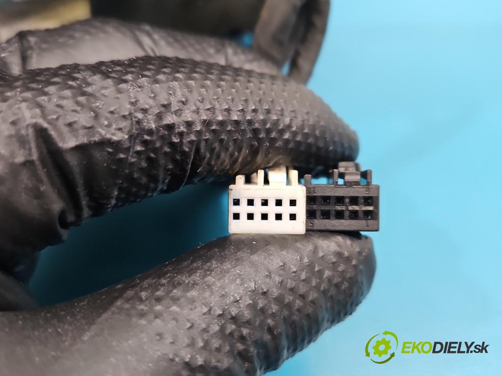 Mercedes B W246  2011-2018 2.1 cdi 136 HP automatic 100 kW 2143 cm3 5- zrkadlo pravé  (Kľučka dverí ostatné)