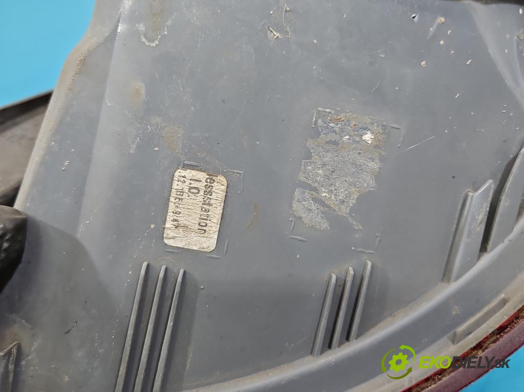 Mercedes B W246  2011-2018 2.1 cdi 136hp automatic 100 kW 2143 cm3 5- světlo zadní levé  (Klika dveří ostatní)