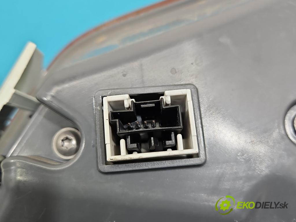 Mercedes B W246  2011-2018 2.1 cdi 136hp automatic 100 kW 2143 cm3 5- světlo zadní levé  (Klika dveří ostatní)