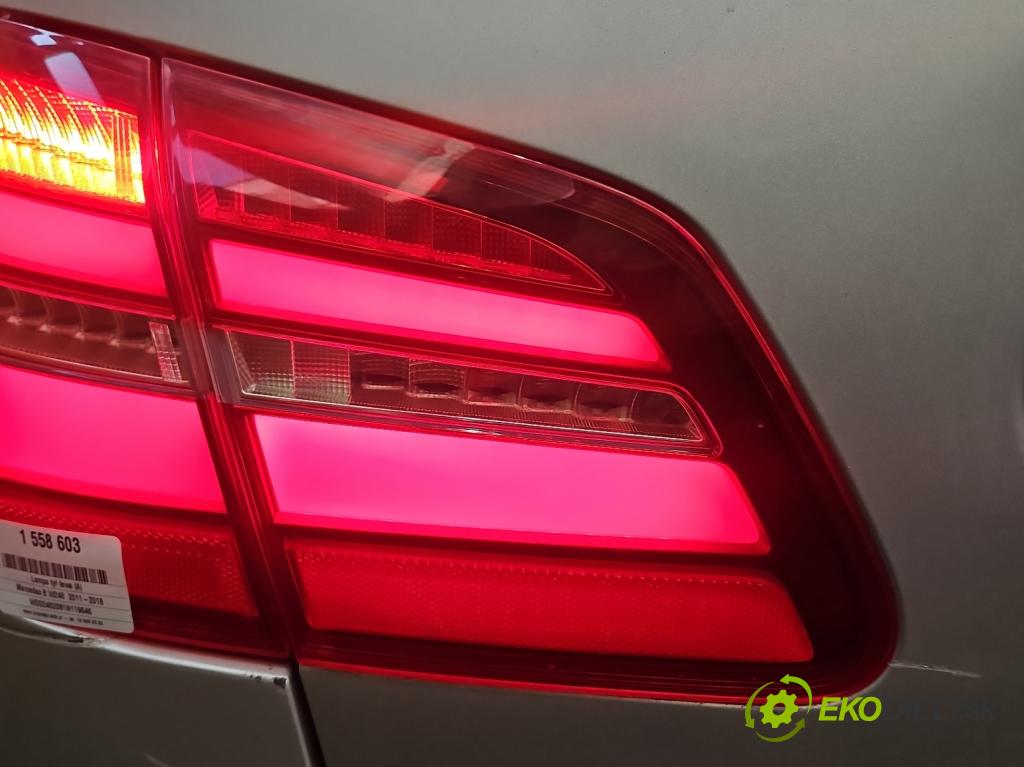 Mercedes B W246  2011-2018 2.1 cdi 136 HP automatic 100 kW 2143 cm3 5- svetlo / reflektor zadné ľavé  (Kľučka dverí ostatné)