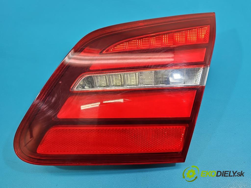 Mercedes B W246  2011-2018 2.1 cdi 136 HP automatic 100 kW 2143 cm3 5- svetlo / reflektor zadné pravé  (Kľučka dverí ostatné)