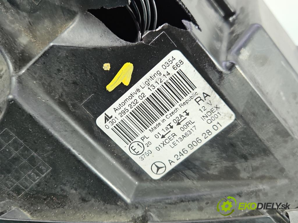 Mercedes B W246  2011-2018 2.1 cdi 136 HP automatic 100 kW 2143 cm3 5- Reflektor: pravý A2469062801 (Svetlo predné pravé)
