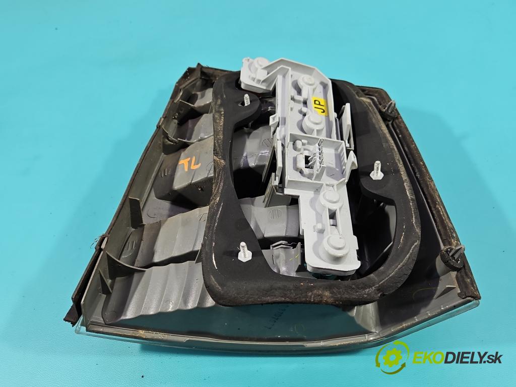 Opel Vectra C 2002-2008 1.8 16V 120 hp manual 88 kW 1796 cm3 4- světlo zadní levé  (Klika dveří ostatní)