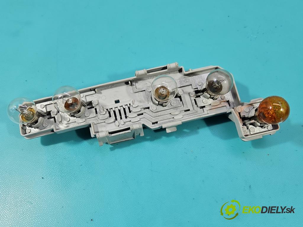 Opel Vectra C 2002-2008 1.8 16V 120 hp manual 88 kW 1796 cm3 4- světlo zadní levé  (Klika dveří ostatní)