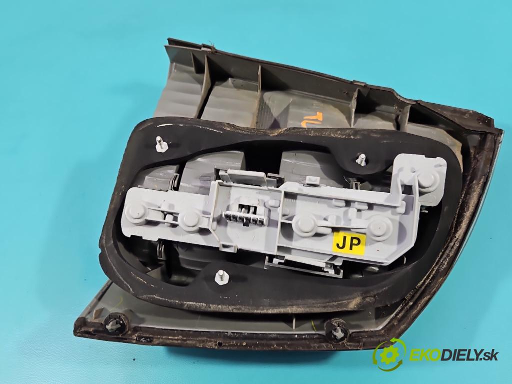 Opel Vectra C 2002-2008 1.8 16V 120 hp manual 88 kW 1796 cm3 4- světlo zadní levé  (Klika dveří ostatní)