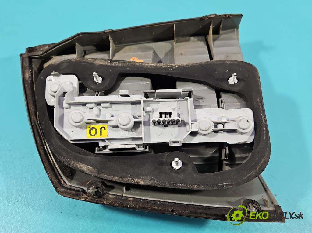 Opel Vectra C 2002-2008 1.8 16V 120 HP manual 88 kW 1796 cm3 4- svetlo / reflektor zadné pravé  (Kľučka dverí ostatné)