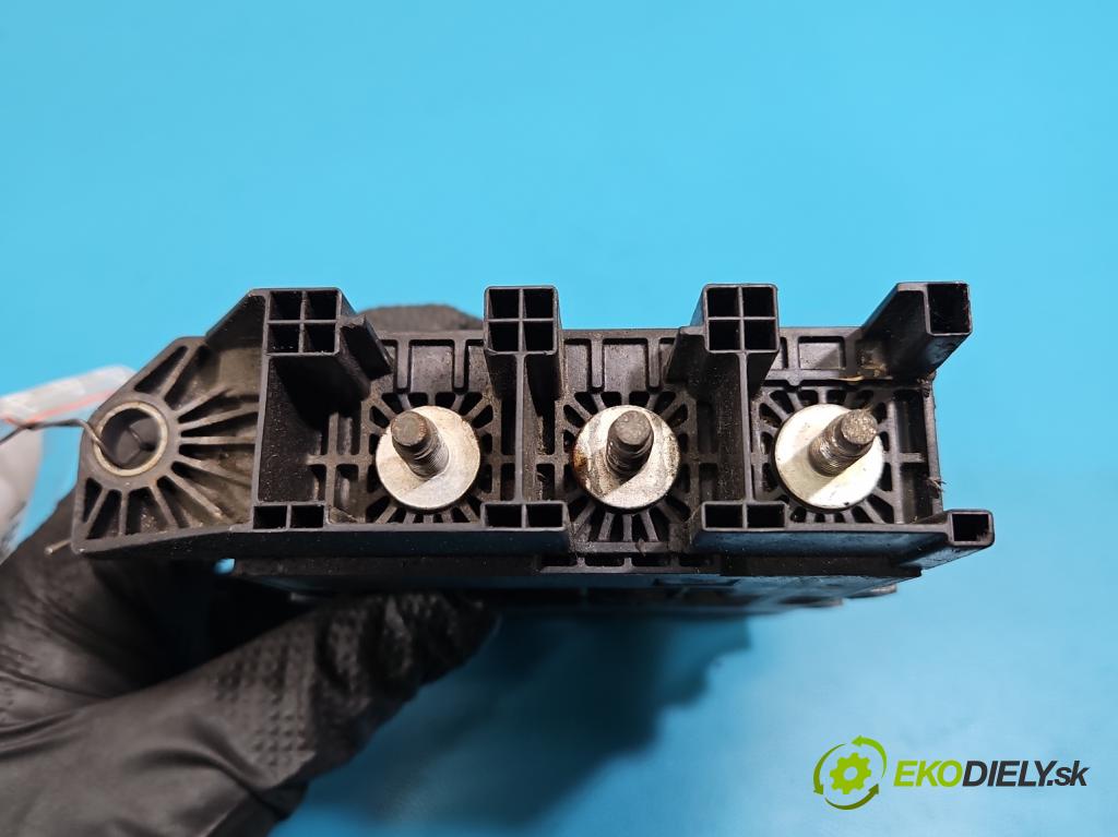 Renault Megane III 2008-2016 1.5 dci 86 HP manual 63 kW 1461 cm3 5- riadiaca jednotka ostatné 243800007R