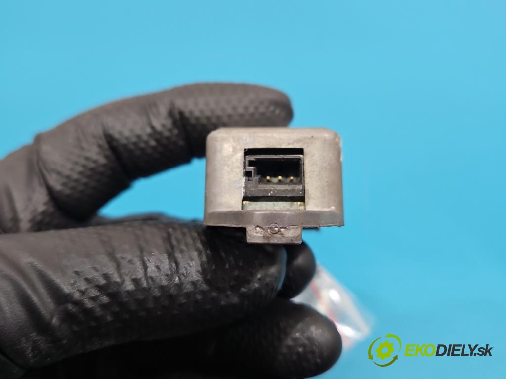 Vw Passat B5 1995-2005 1.8 20V 125 HP manual 92 kW 1781 cm3 4- snímač šokovat: 3B0959643 (Snímač nárazu)