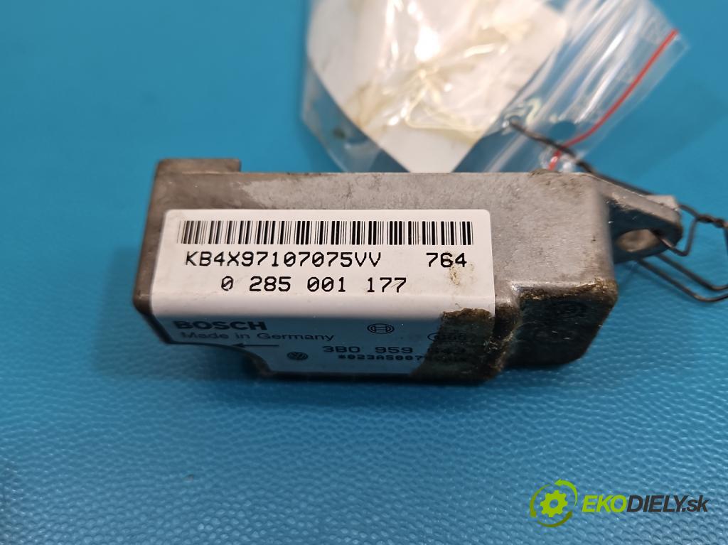 Vw Passat B5 1995-2005 1.8 20V 125 HP manual 92 kW 1781 cm3 4- snímač šokovat: 3B0959643 (Snímač nárazu)