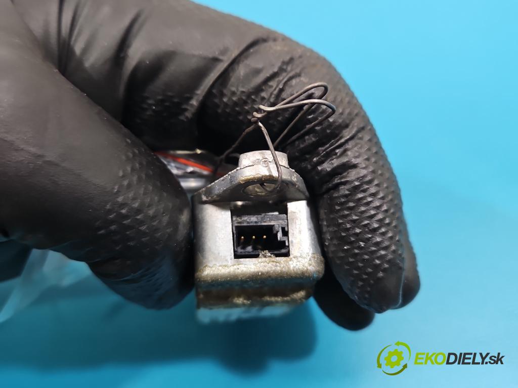 Vw Passat B5 1995-2005 1.8 20V 125 HP manual 92 kW 1781 cm3 4- snímač šokovat: 3B0959643 (Snímač nárazu)