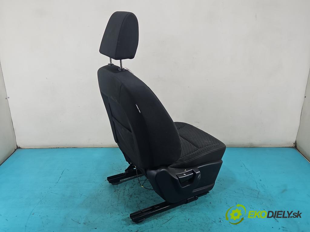 Nissan Qashqai I J10 2006-2013 1.6 16V 114 hp manual 84 kW 1598 cm3 5- Sedadlo pravý  (Sedadlo)